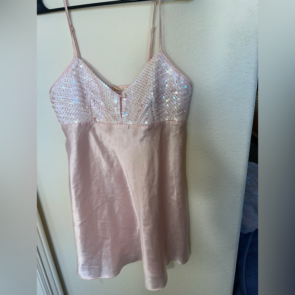 Elegant vintage RARE Victoria’s Secret gold label Pink Sequin slip
